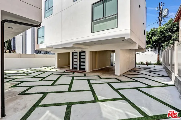 $4,595 | 1309 North Sycamore Avenue, Unit 1309, Los Angeles, CA 90028