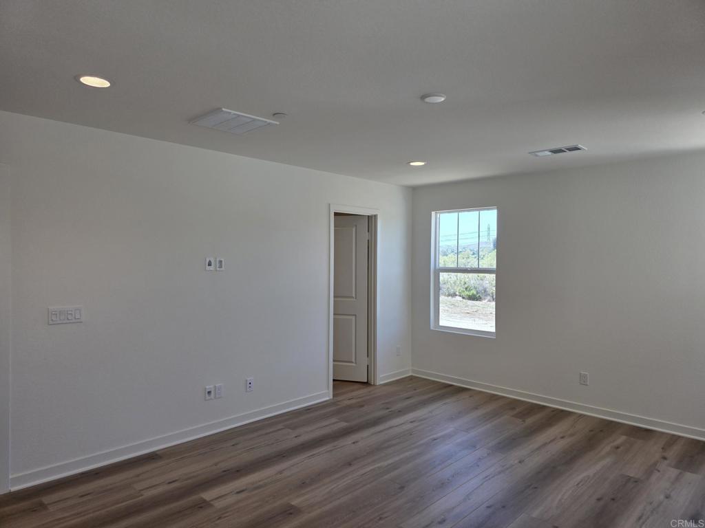 725 Kingbird Loop Oceanside, CA 92058 - Photo 24 of 47 Gallery Image 24