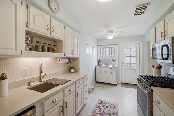 492 Weidner Road Buffalo Grove, IL 60089 - Photo 6 of 18 Gallery Image 6