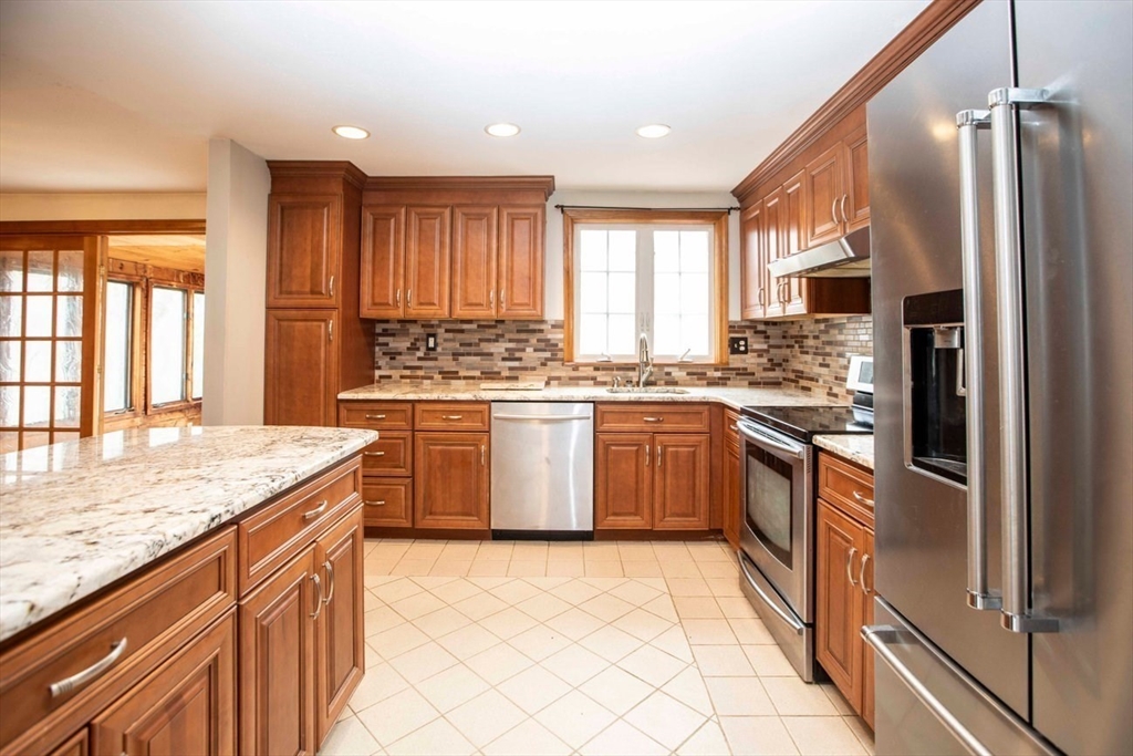 202 Baker Road Swansea, MA 02777 - Photo 6 of 35