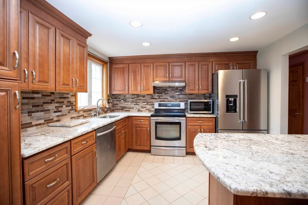 202 Baker Road Swansea, MA 02777 - Photo 7 of 35