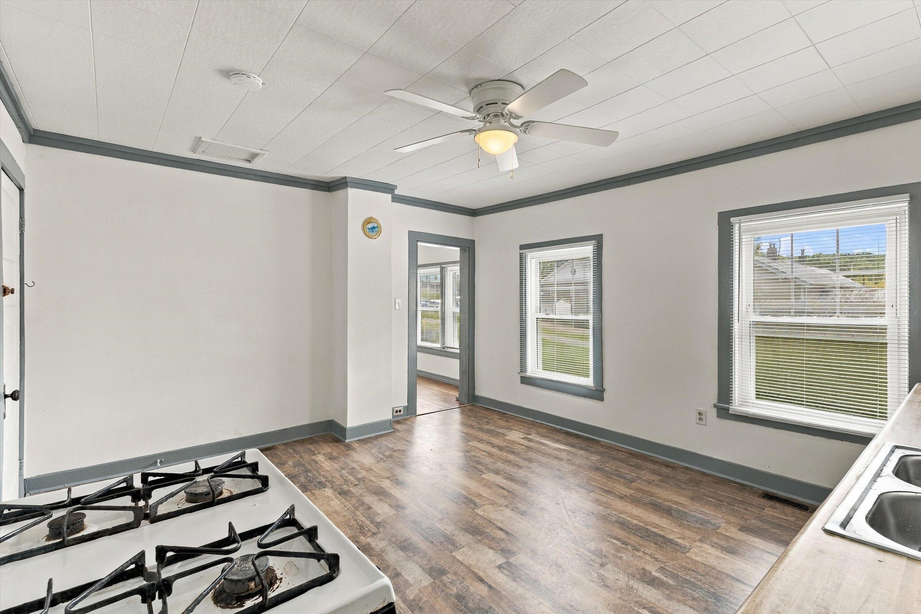 121 Branch Road Eagle Rock, VA 24085 - Photo 11 of 31 12-008_201A1680