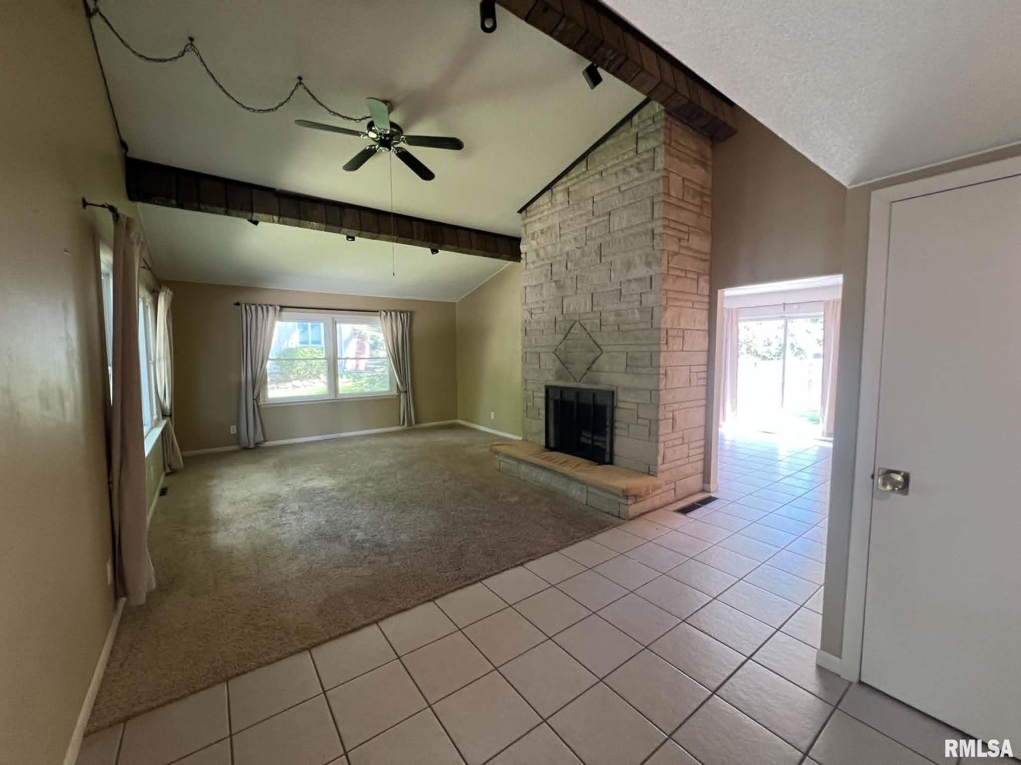 292 Jana Road Macomb, IL 61455 - Photo 3 of 39