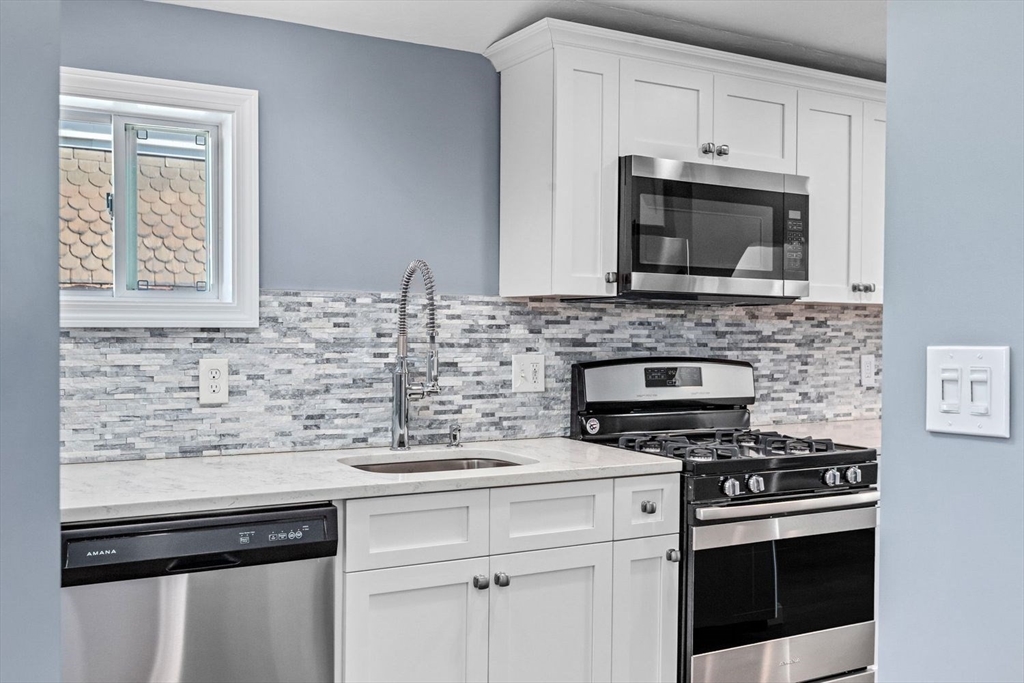 167 Lexington Street, Unit 3 Boston, MA 02128 - Photo 5 of 17