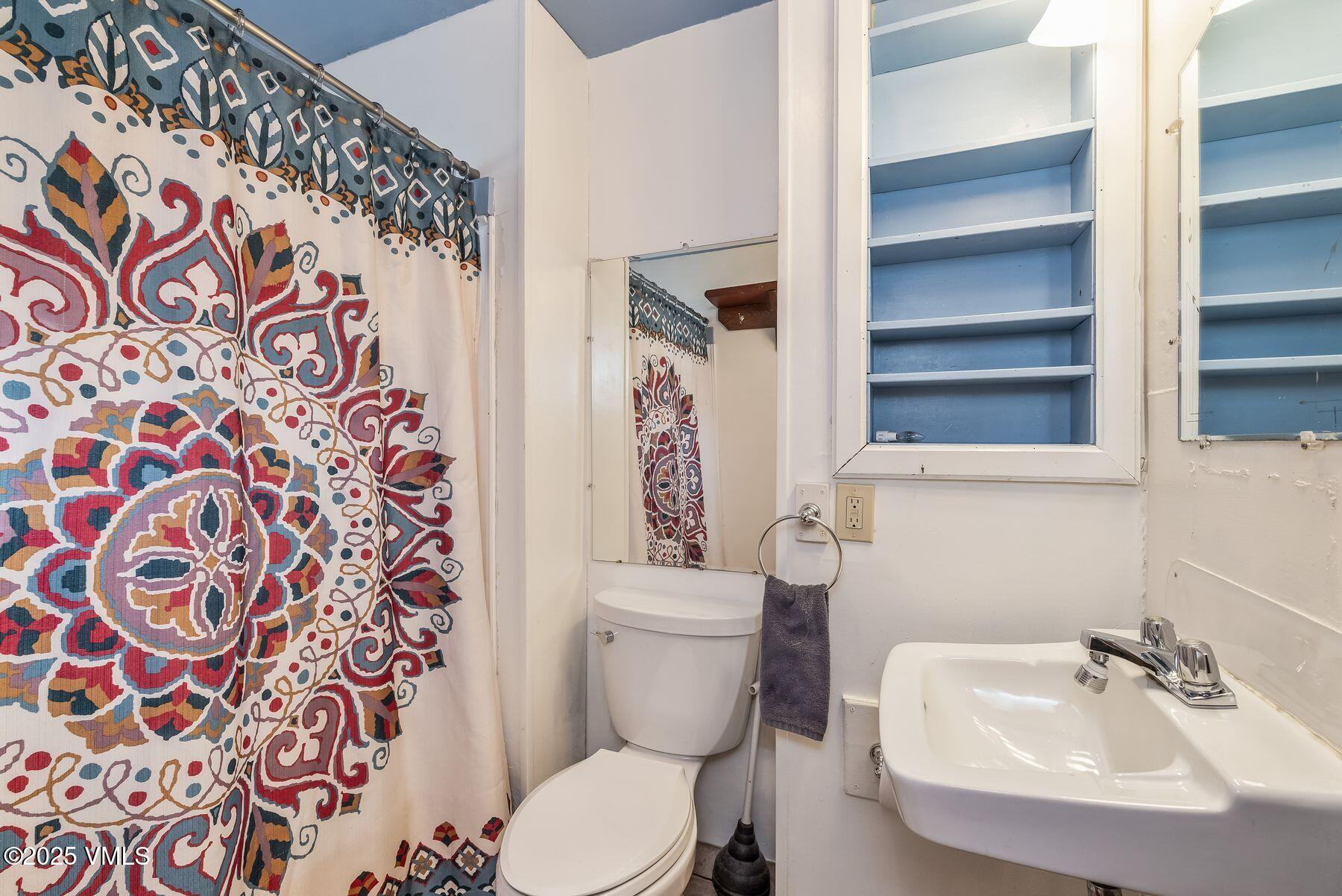 562 Main Street Minturn, CO 81645 - Photo 19 of 29 Bathroom 2 - Main Level