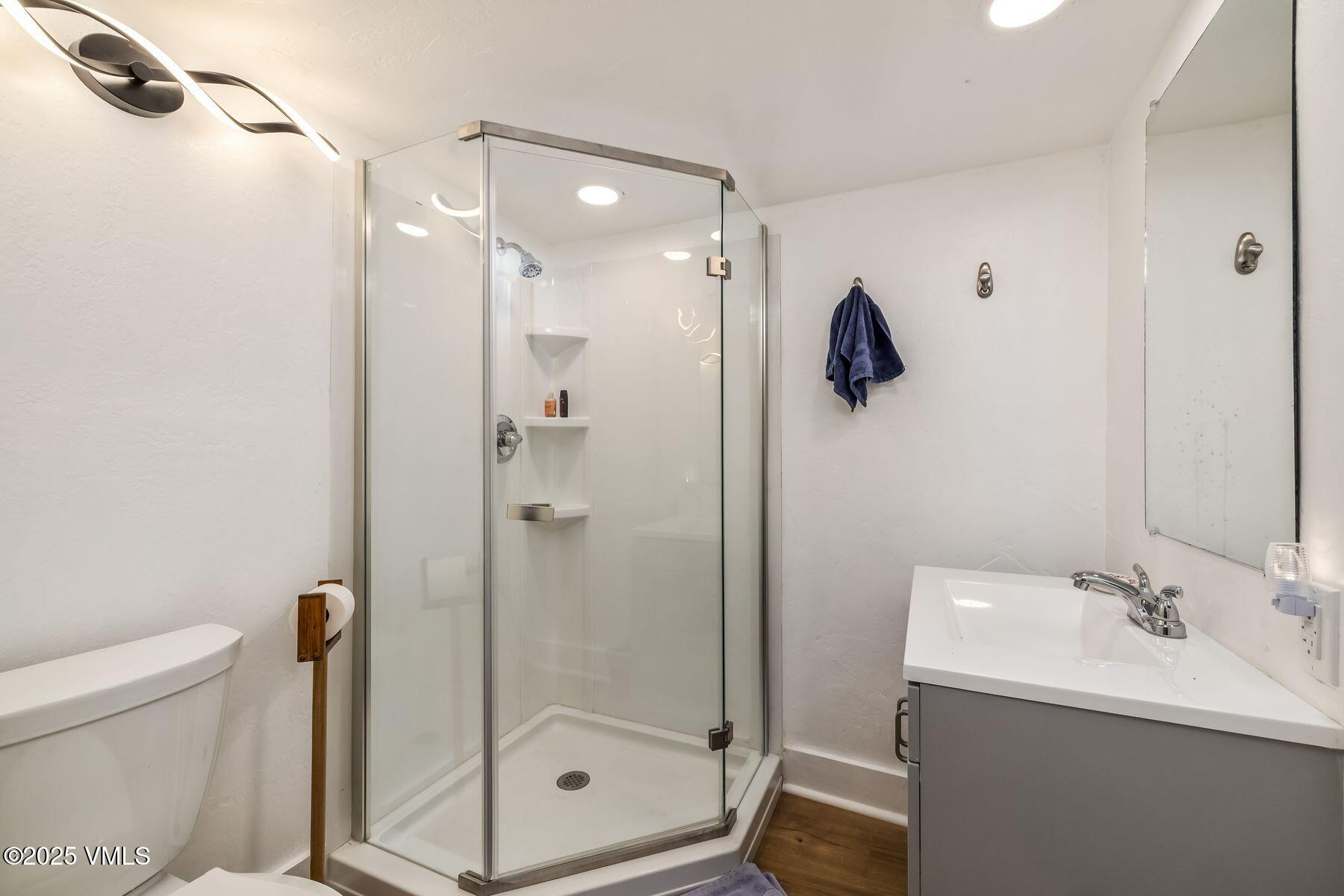 562 Main Street Minturn, CO 81645 - Photo 21 of 29 Bathroom 3 - Upper Level