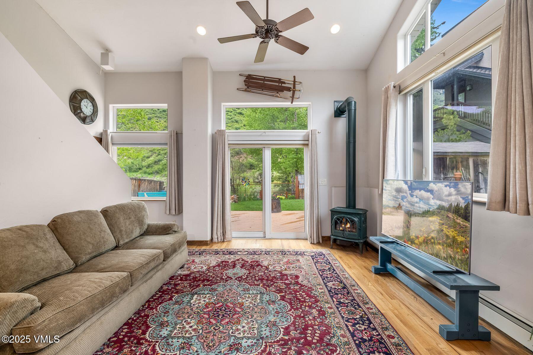562 Main Street Minturn, CO 81645 - Photo 8 of 29 Living Room
