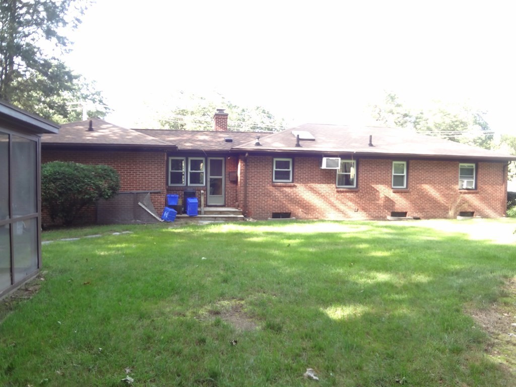 173 Wolf Swamp Road Longmeadow, MA 01106 - Photo 3 of 22 Gallery Image 3