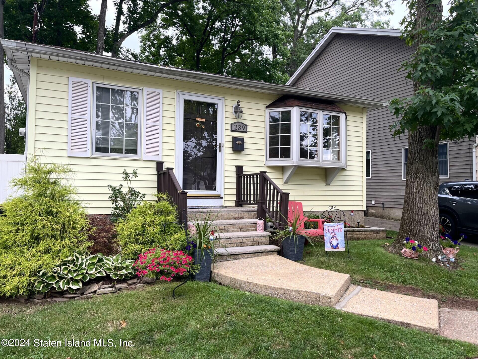 239 Beach Road Staten Island, NY 10312 - Photo 1 of 23 beach XXVl