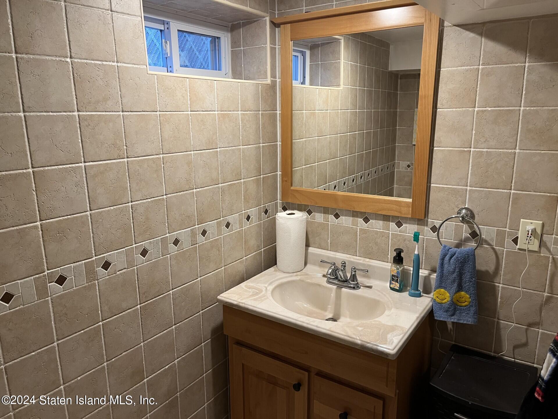 239 Beach Road Staten Island, NY 10312 - Photo 20 of 23 beach V