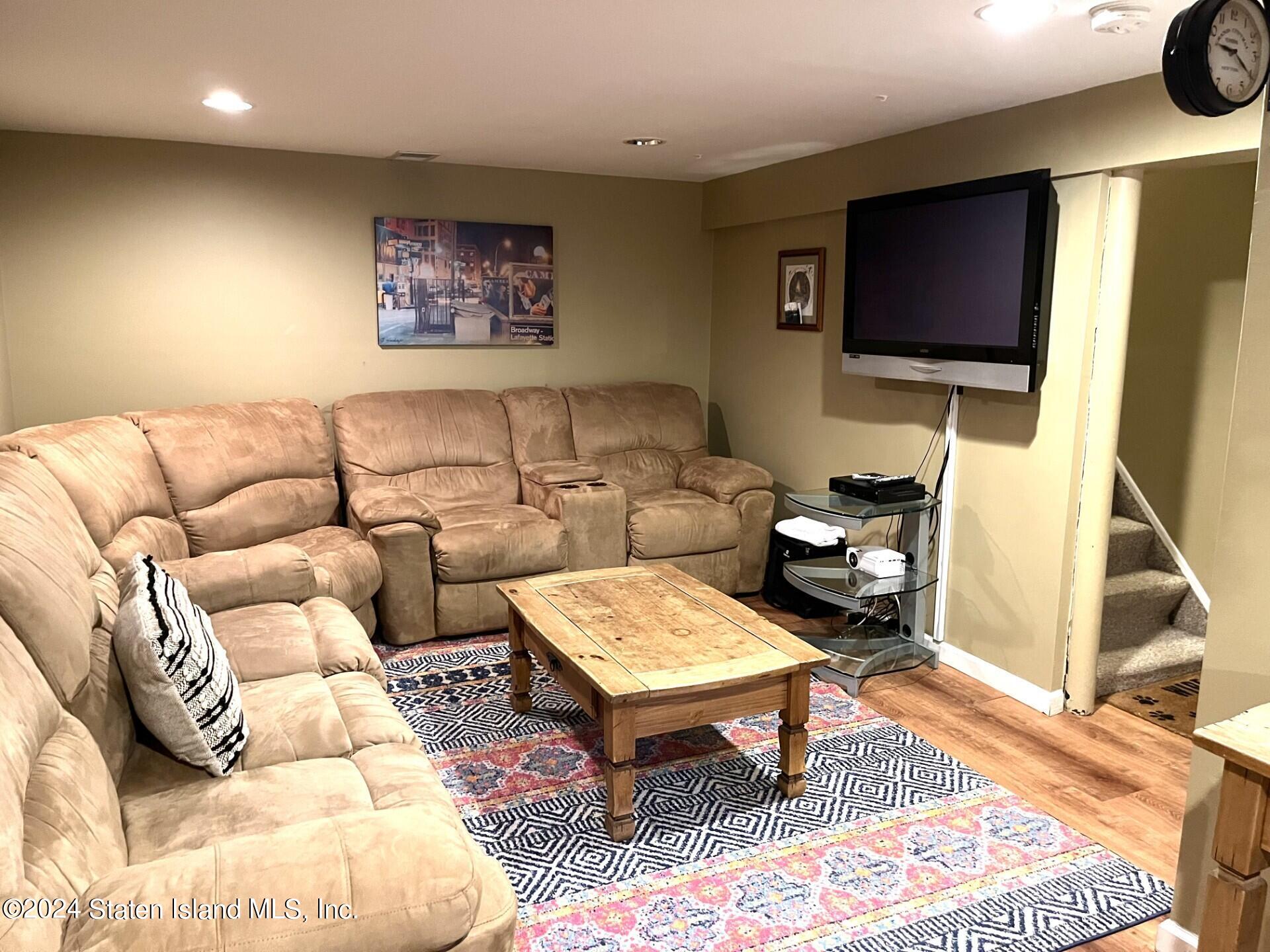 239 Beach Road Staten Island, NY 10312 - Photo 3 of 23 beach lVX