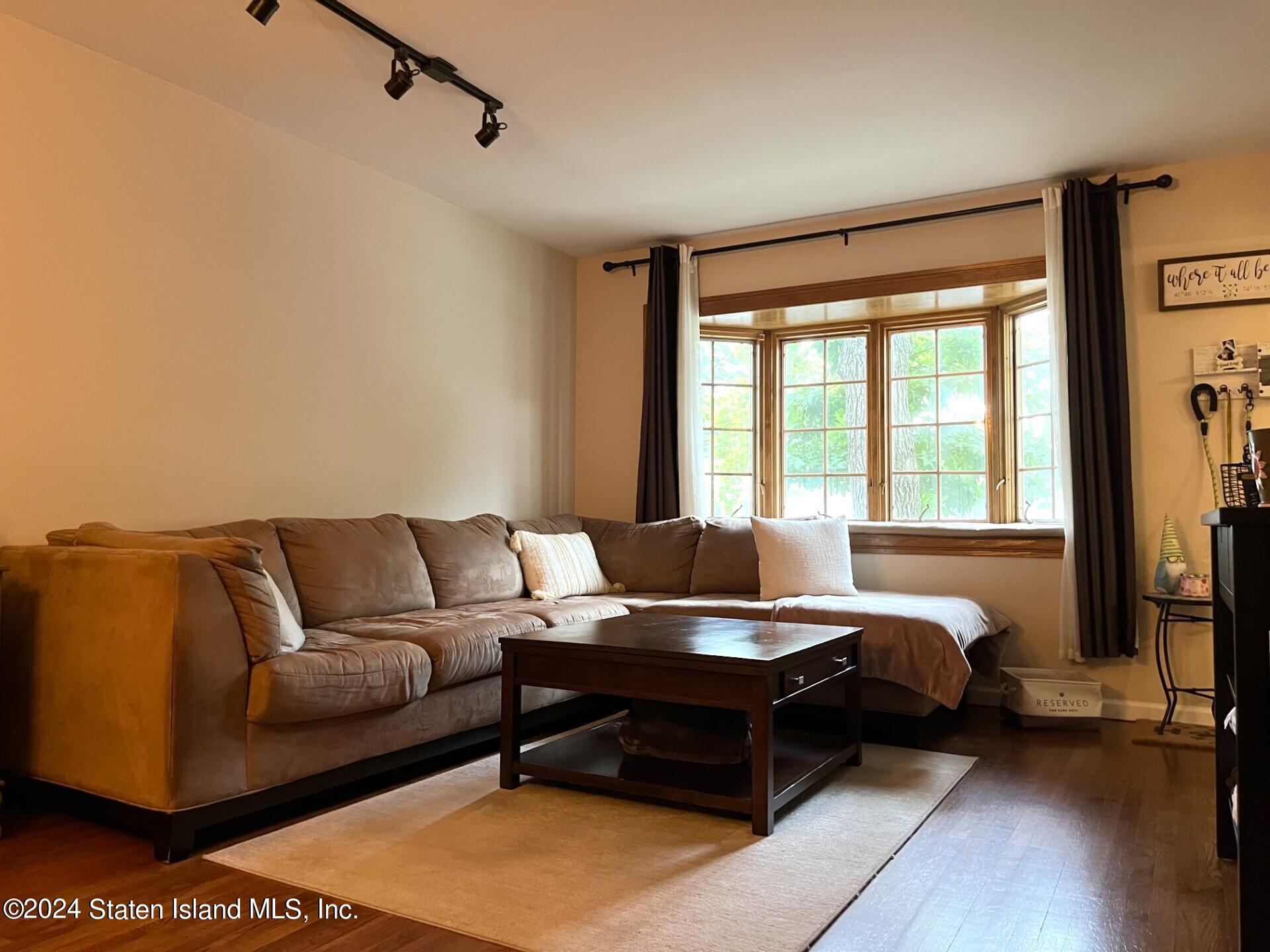 239 Beach Road Staten Island, NY 10312 - Photo 5 of 23 beach XXVll