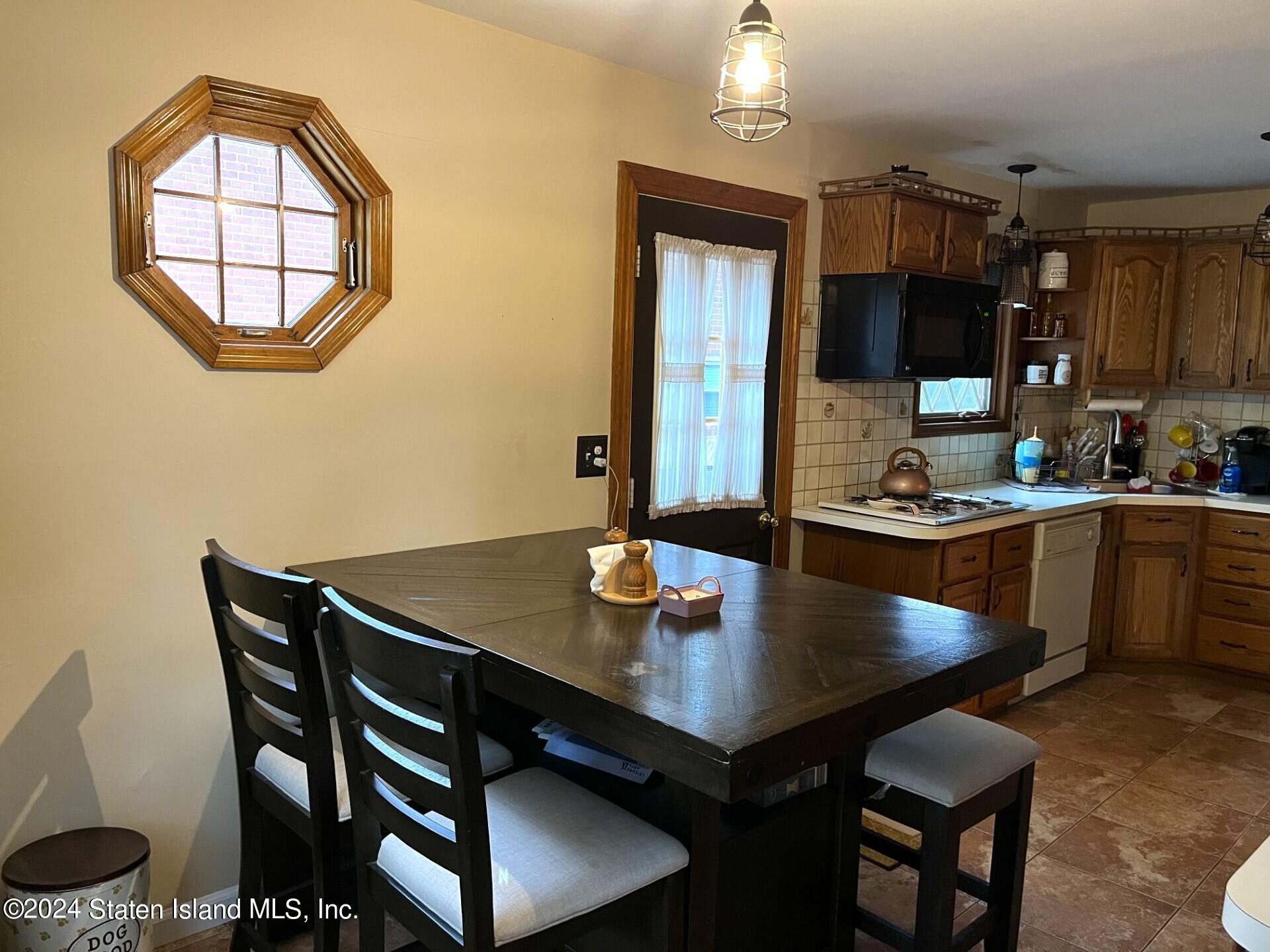 239 Beach Road Staten Island, NY 10312 - Photo 8 of 23 beach XXV