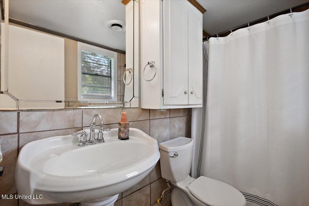 4678 Nisqually Road Jackson, MS 39206 - Photo 16 of 26 Bath