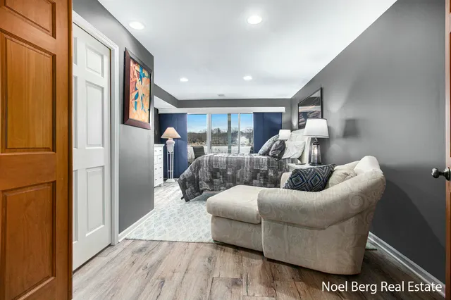 $429,900 | 606 Edgewater Court, Spring Lake, MI 49456