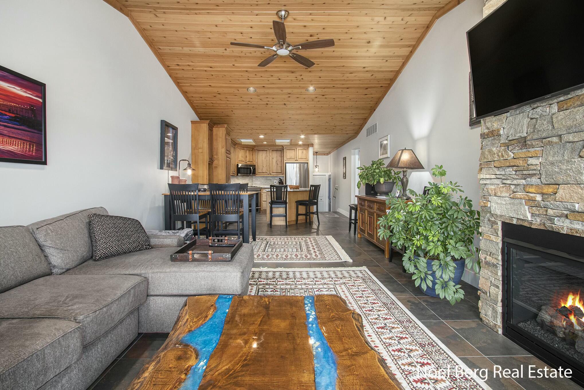 606 Edgewater Court Spring Lake, MI 49456 - Photo 9 of 34 tempImageN9GAR9