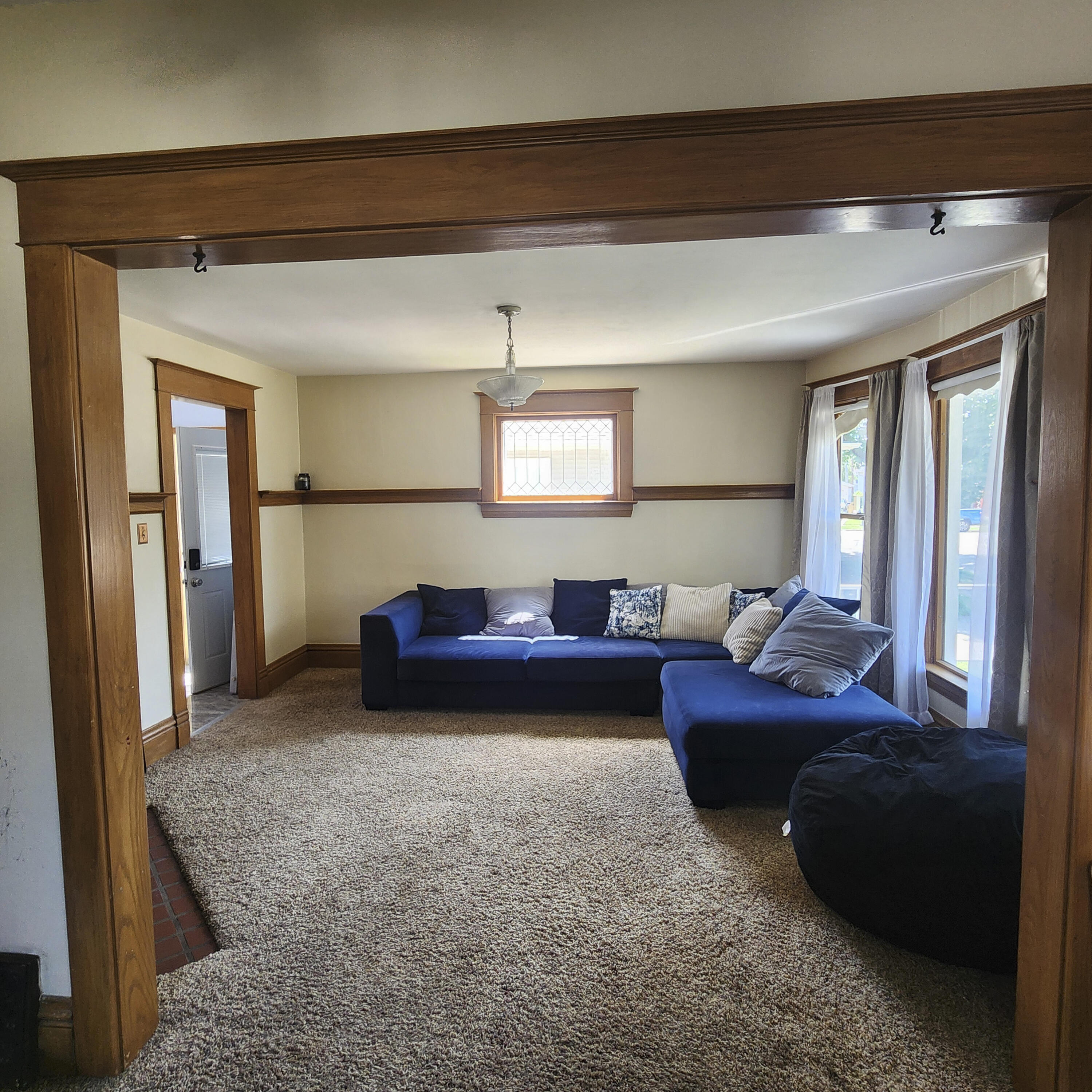 529 West Boulevard Racine, WI 53405 - Photo 3 of 20 living room 1
