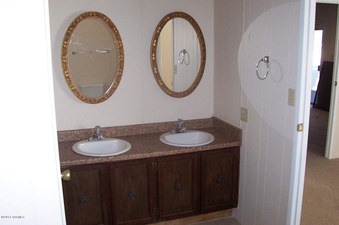 21 West Rosa Drive Green Valley, AZ 85614 - Photo 9 of 13