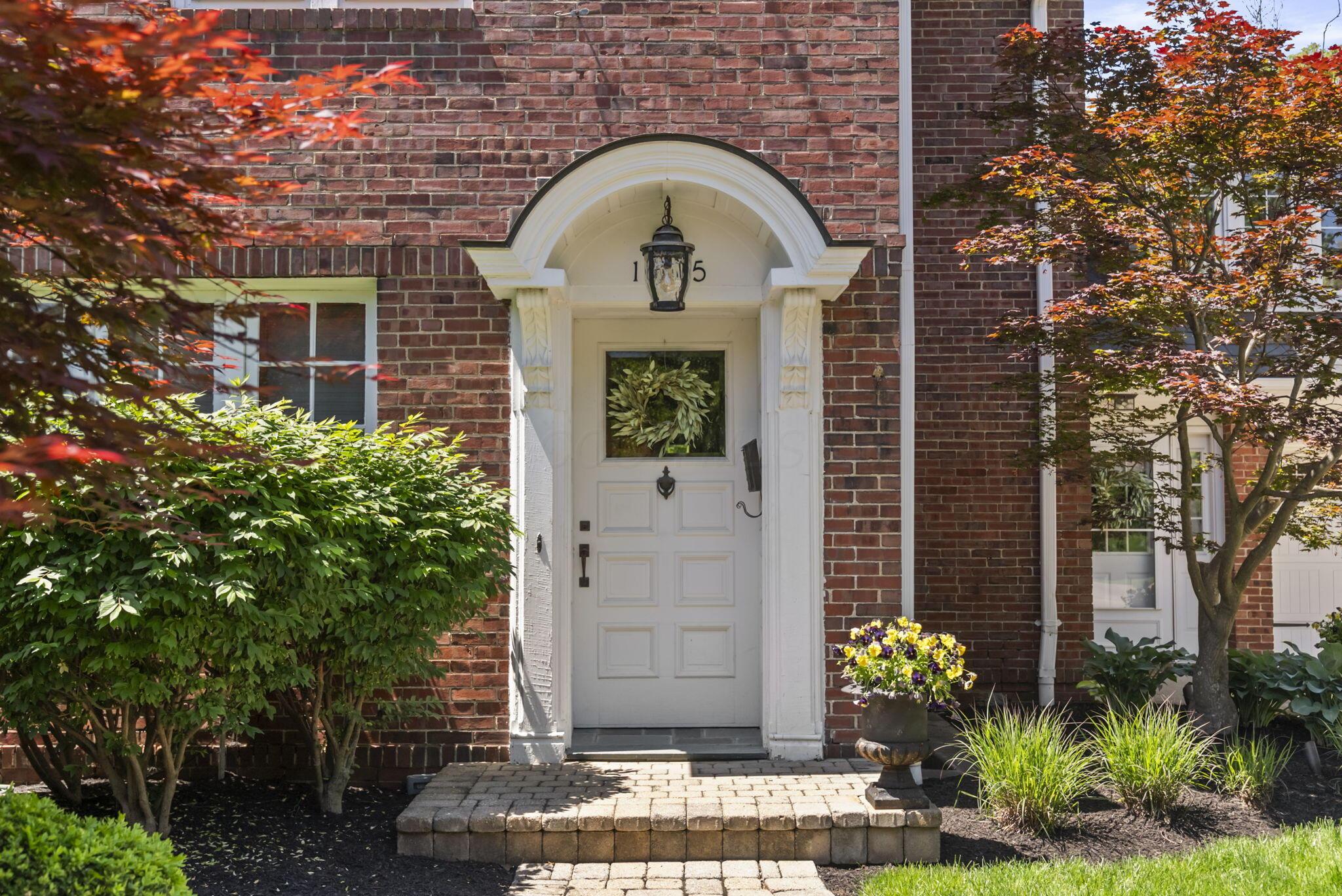 1875 Roxbury Road Upper Arlington, OH 43212 - Photo 9 of 97 Welcome!