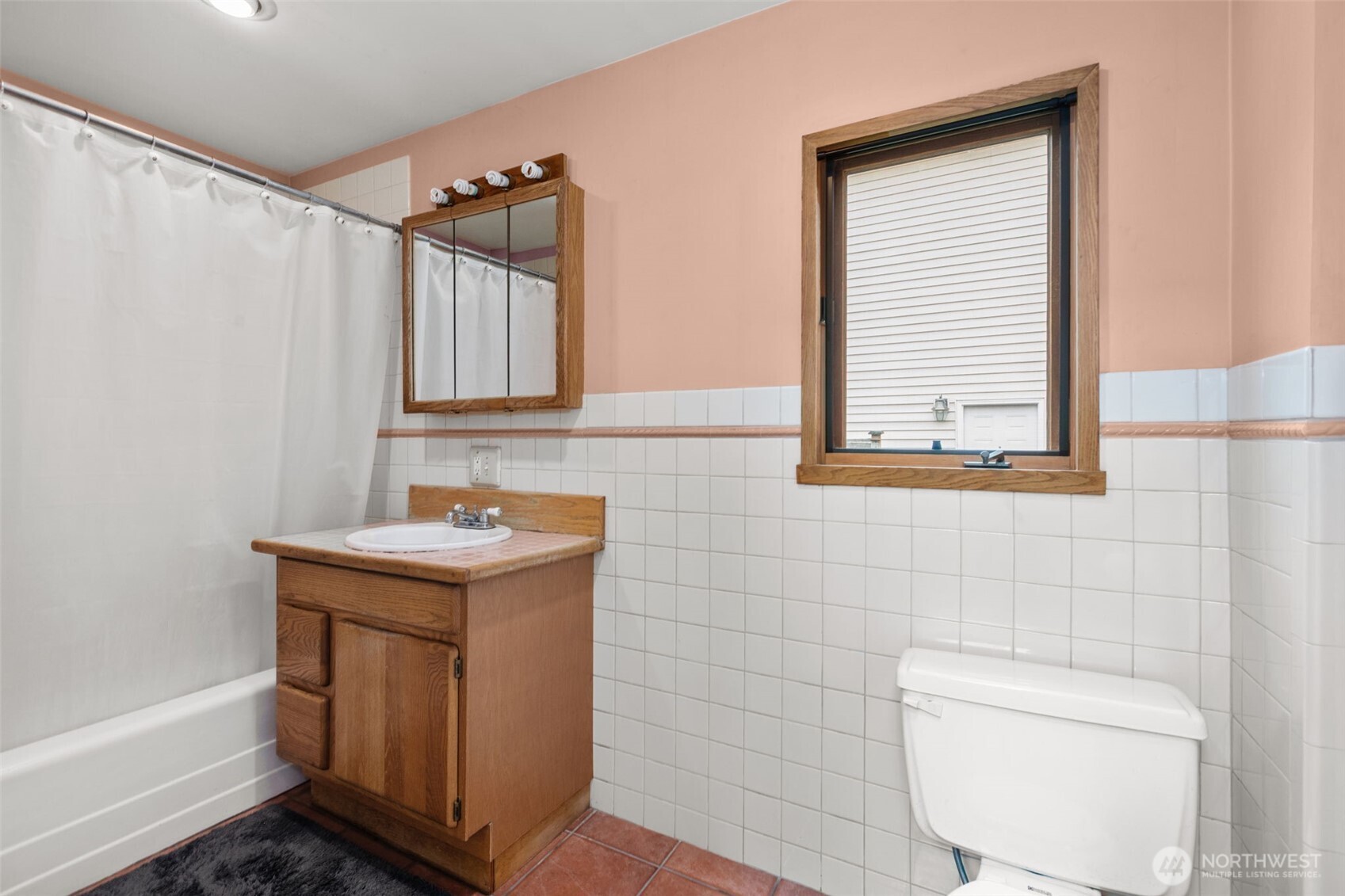 7123 32nd Avenue Southwest Seattle, WA 98126 - Photo 12 of 36