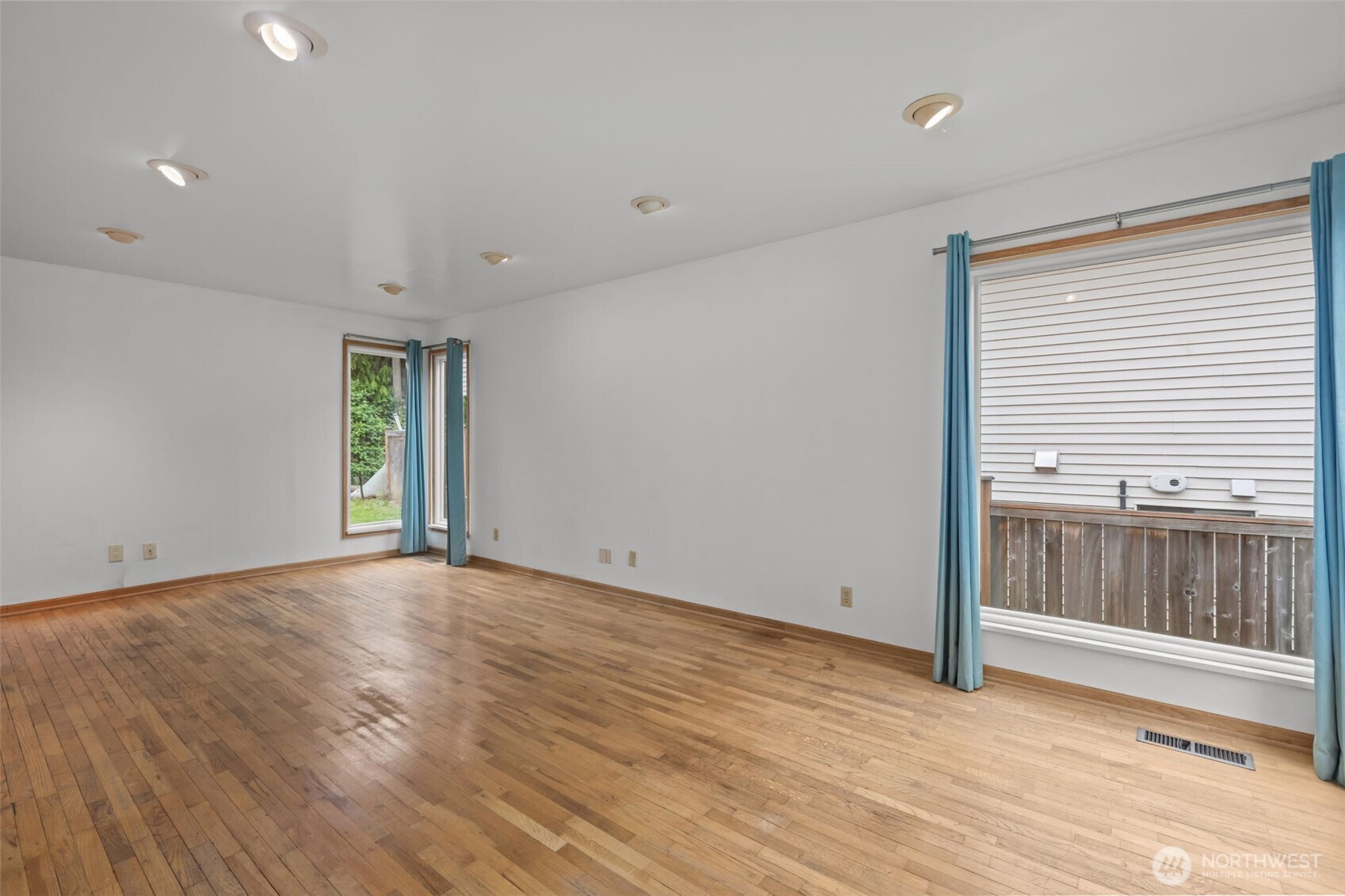 7123 32nd Avenue Southwest Seattle, WA 98126 - Photo 4 of 36