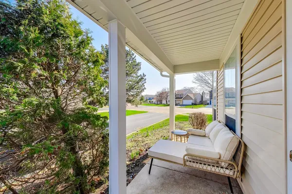 $350,000 | 595 East Avenue, Streamwood, IL 60107