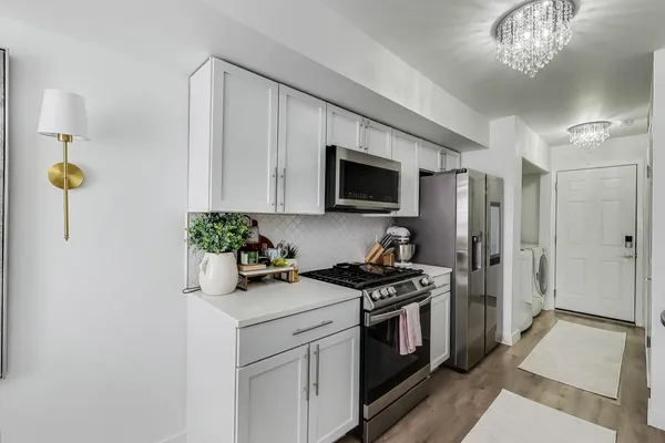 $350,000 | 595 East Avenue, Streamwood, IL 60107