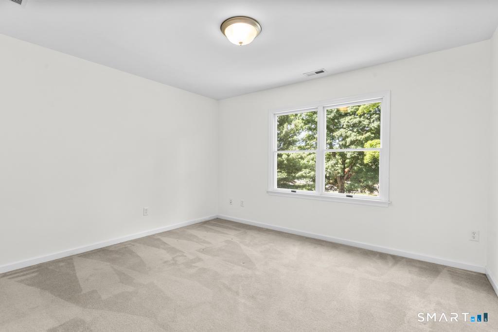 120 Saddleview Road Fairfield, CT 06825 - Photo 33 of 40 2nd-Floor Bedroom across from Hall Bath