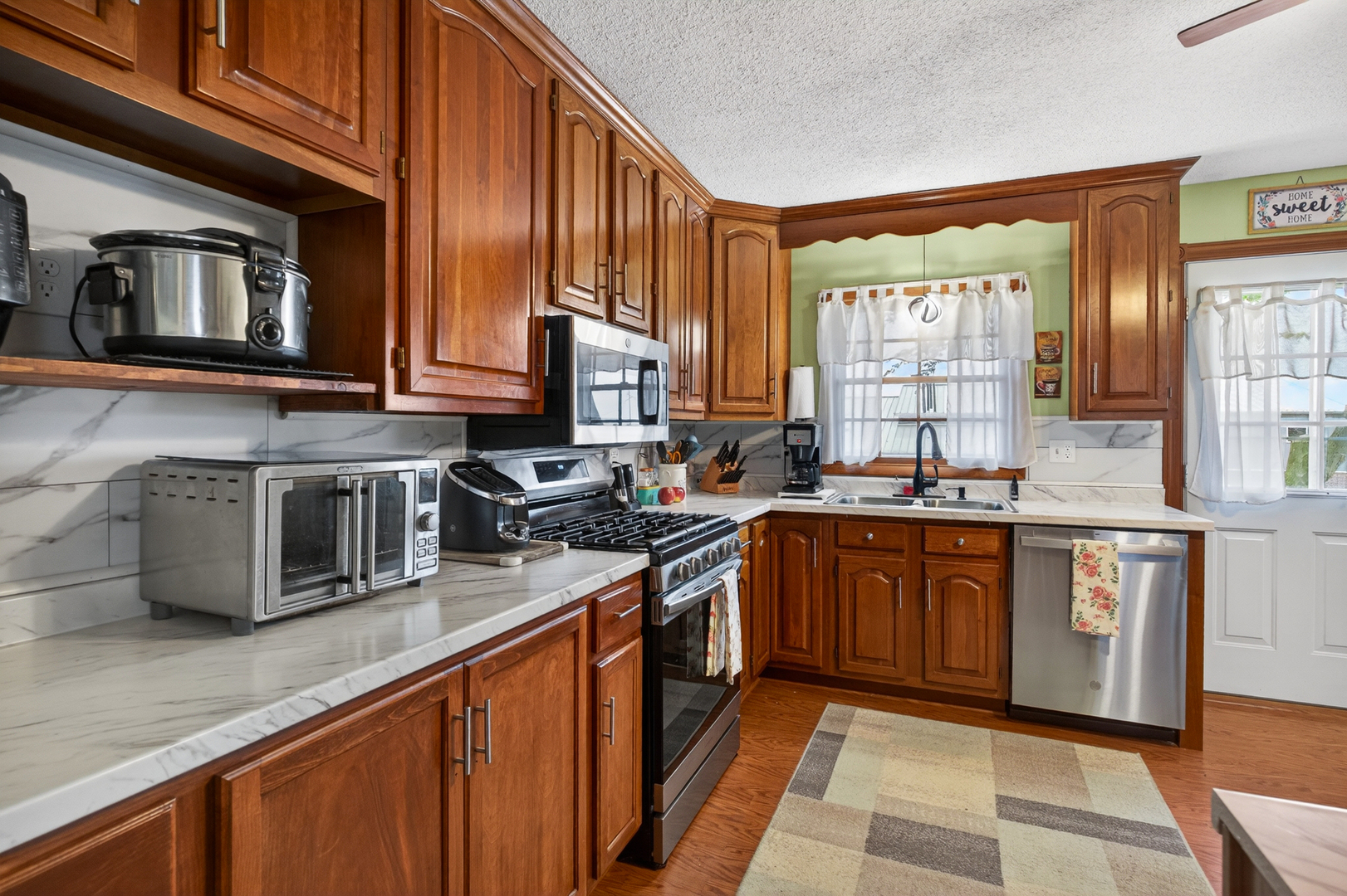 1704 9th Street Northwest Clinton, IA 52732 - Photo 9 of 23