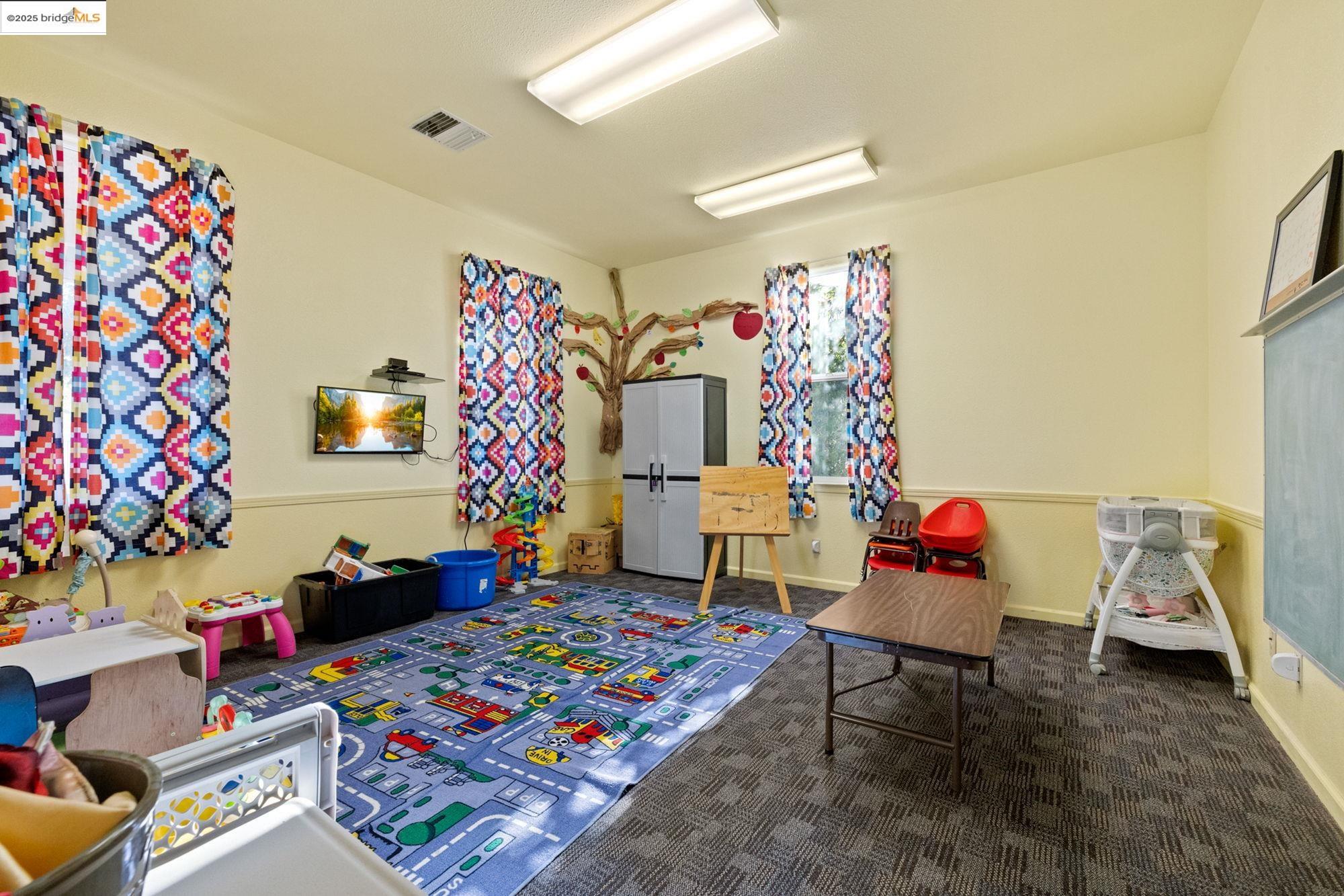 5033 Main Street Coulterville, CA 95311 - Photo 32 of 38 View of playroom