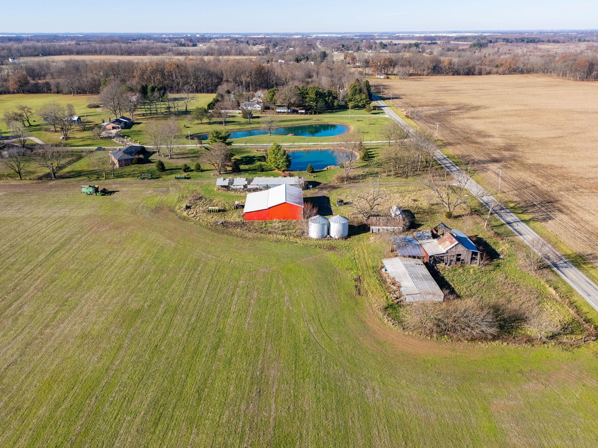 5593 Hayes Road Groveport, OH 43125 - Photo 10 of 48 DJI_20241217110433_0160_D