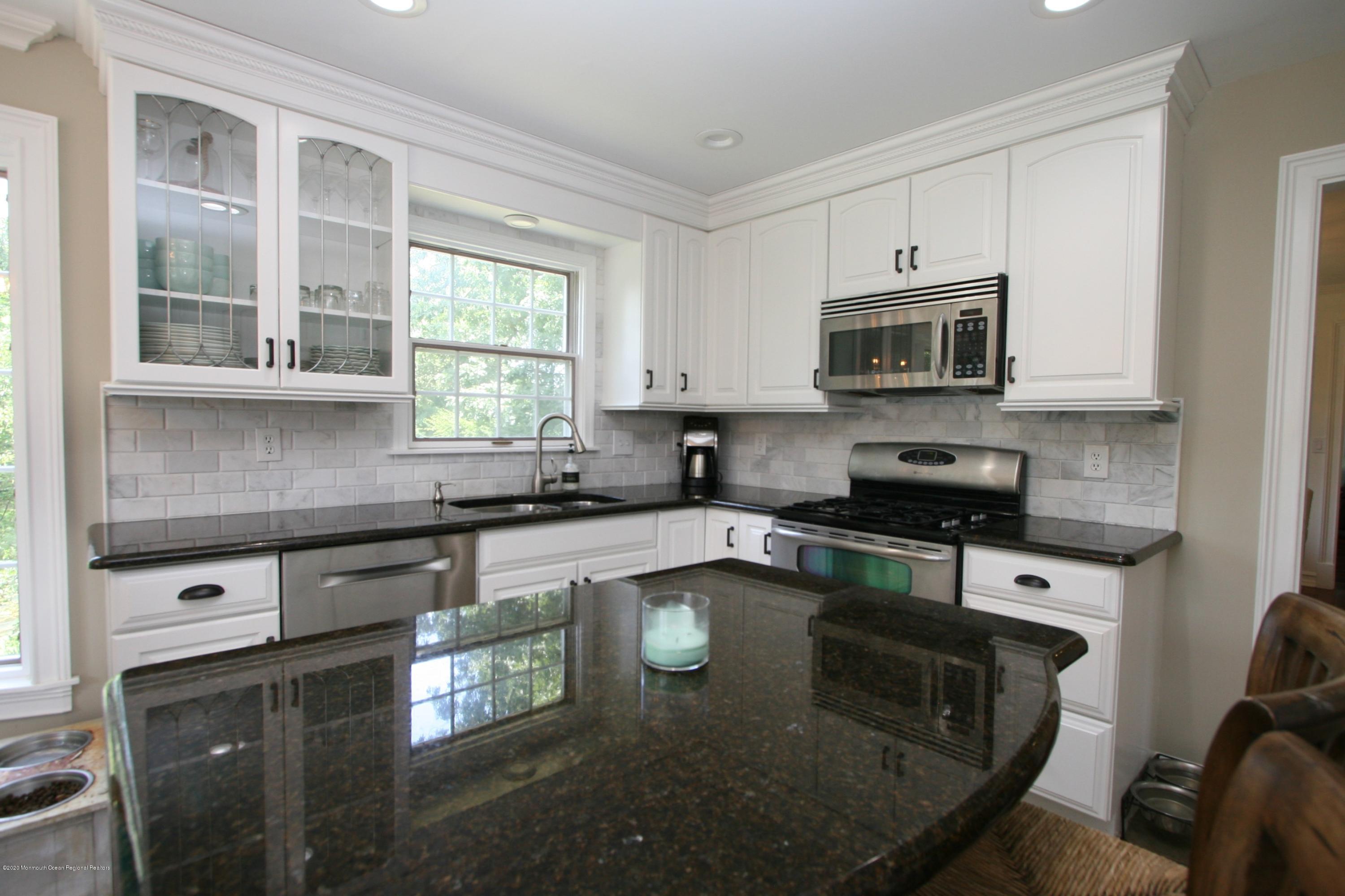 2 A Lakeside Avenue Rumson, NJ 07760 - Photo 16 of 73 IMG_2378re