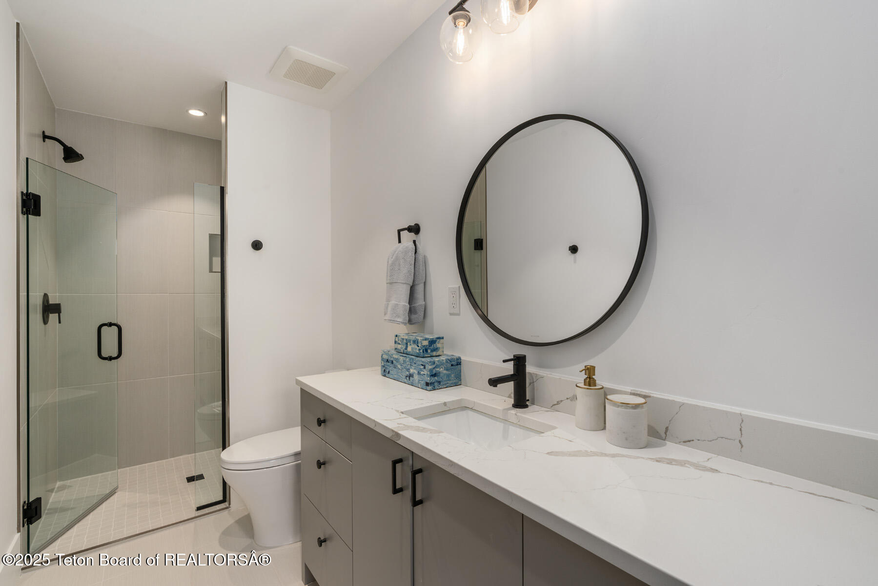 880 Sharp Tail Court Driggs, ID 83422 - Photo 24 of 30 24 Bedroom En Suite Bathroom