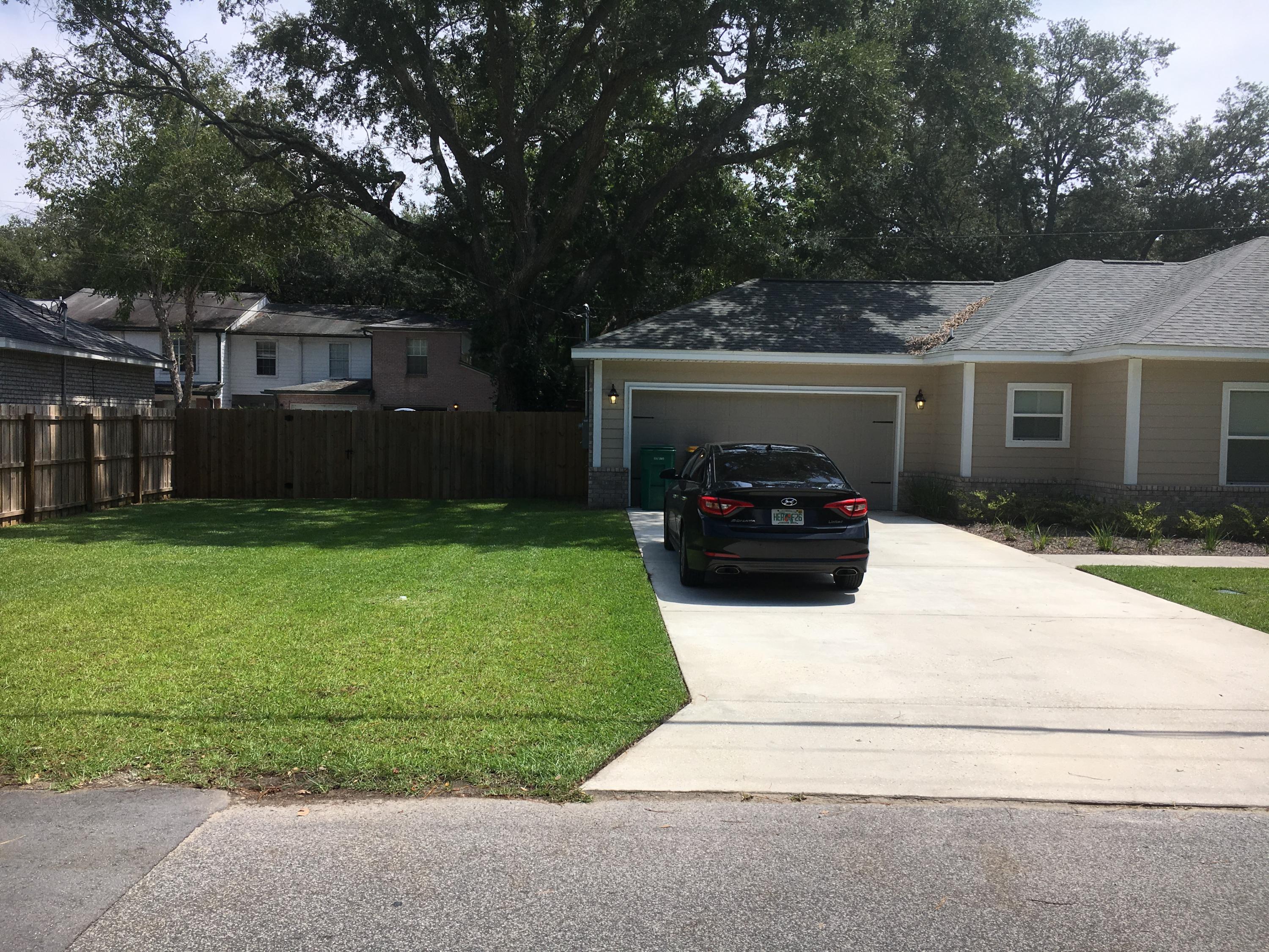 98 Eccles Road Fort Walton Beach, FL 32547 - Photo 26 of 27 2 car garage