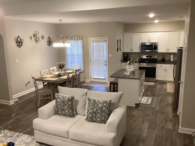 $340,000 | 5819 Tucker Landing, Horn Lake, MS 38637