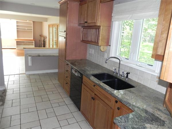 17 Rocky Hill Road Andover, MA 01810 - Photo 3 of 27 Gallery Image 3