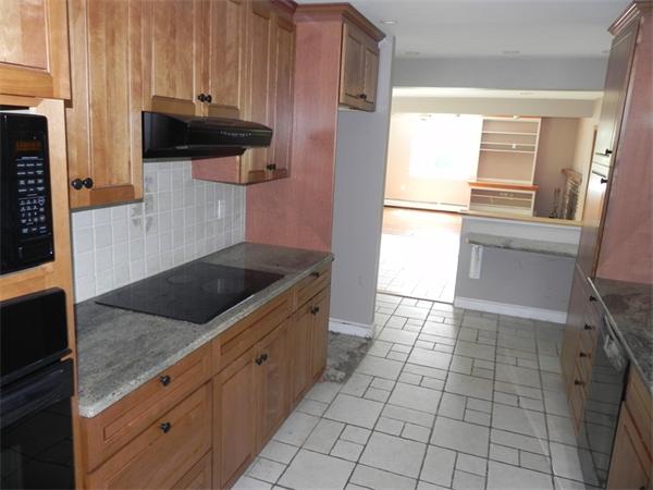 17 Rocky Hill Road Andover, MA 01810 - Photo 4 of 27 Gallery Image 4