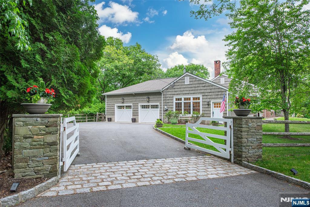 724 Ridge Road Butler, NJ 07405 - Photo 4 of 50
