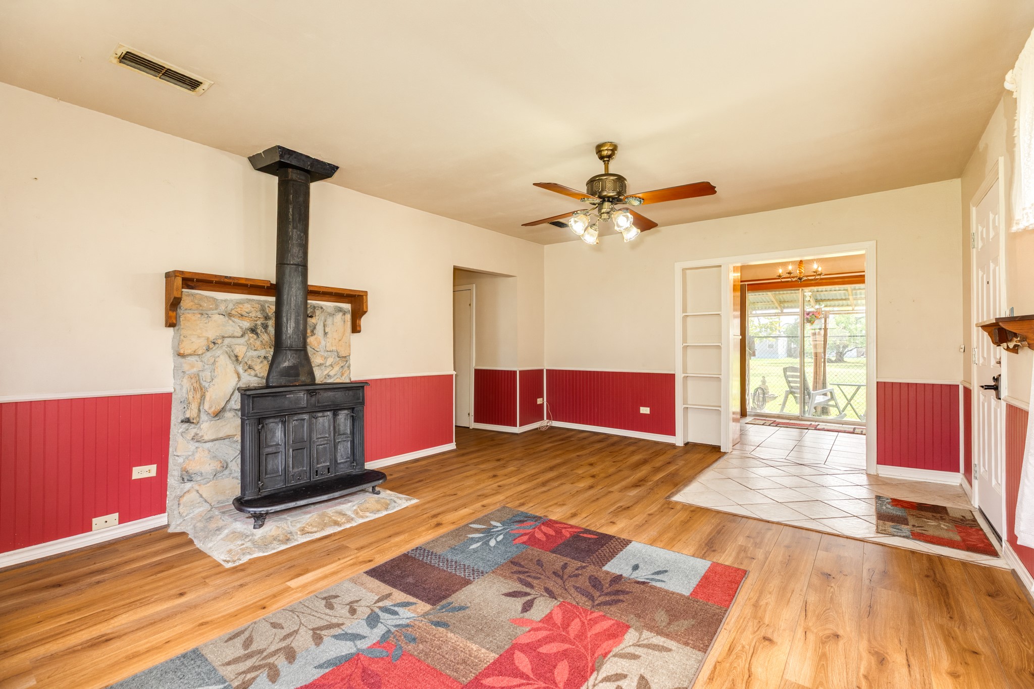 404 Chestnut Street Brazoria, TX 77422 - Photo 12 of 30 a living room with furniture and a wooden floor