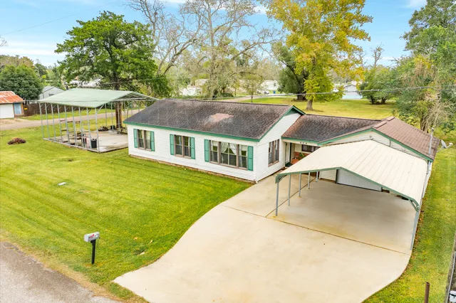$240,000 | 404 Chestnut Street, Brazoria, TX 77422