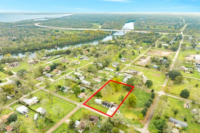 $240,000 | 404 Chestnut Street, Brazoria, TX 77422