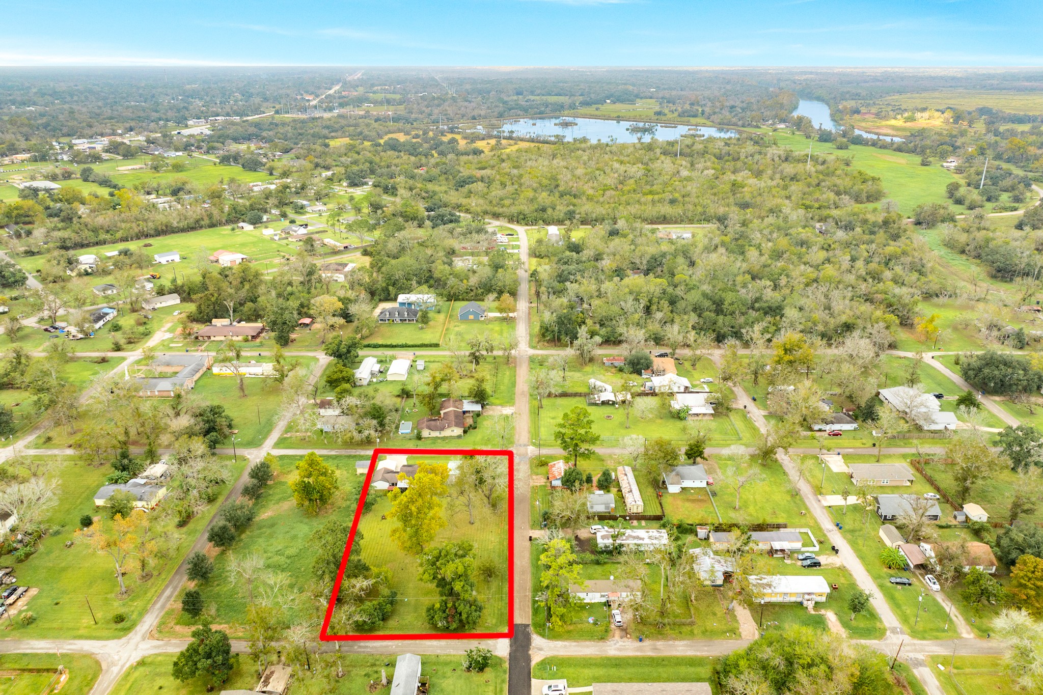 404 Chestnut Street Brazoria, TX 77422 - Photo 4 of 30 a view of a city