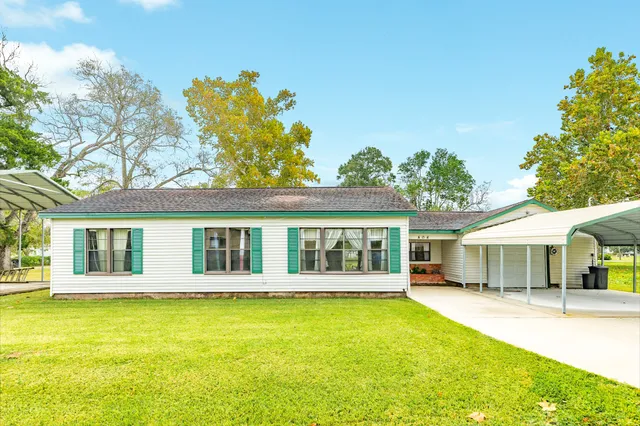 $240,000 | 404 Chestnut Street, Brazoria, TX 77422