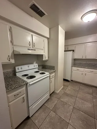 $1,400 | 1108 Pierce Drive, Unit 102, Clovis, CA 93612