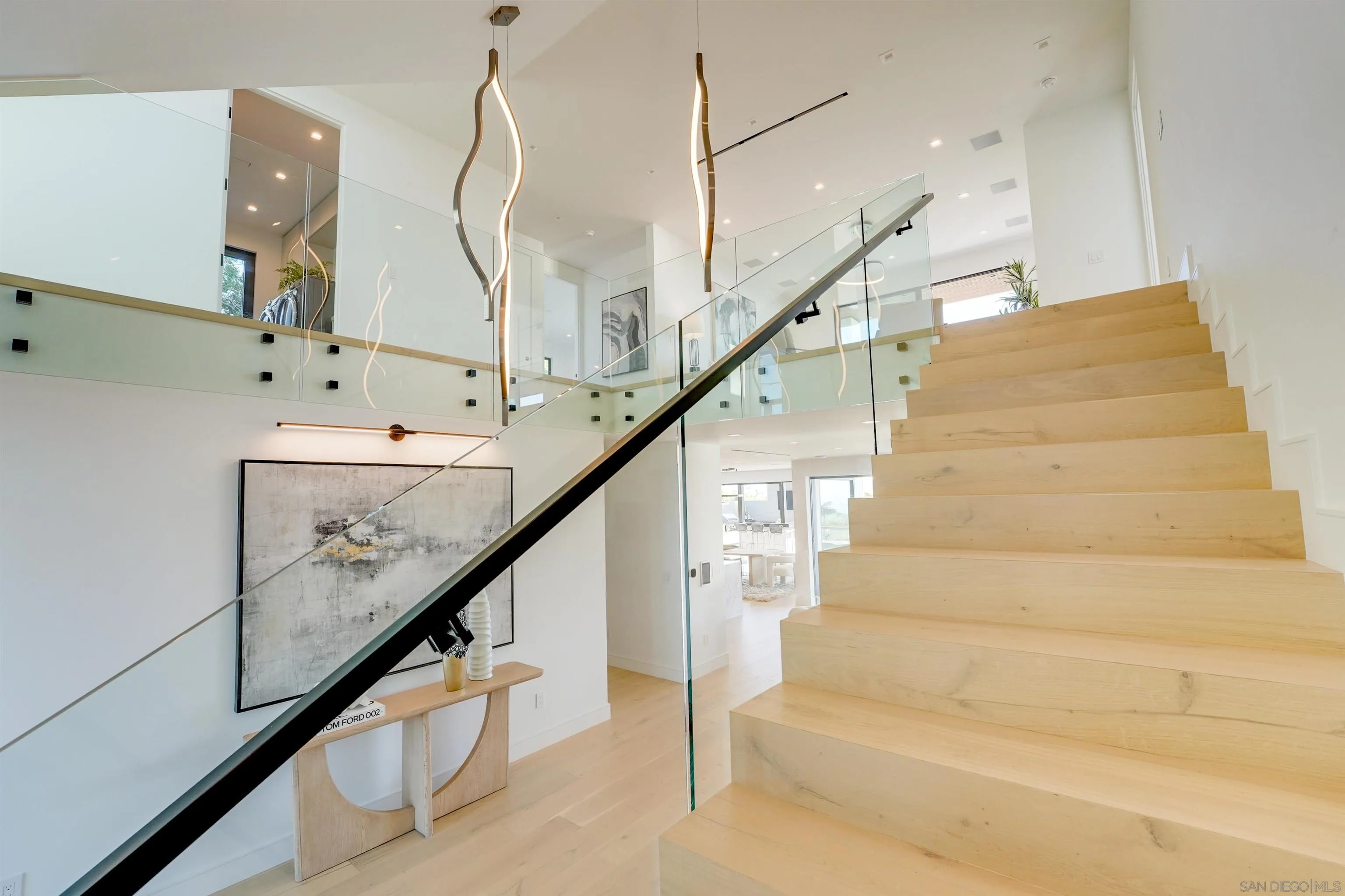 1205 La Jolla Rancho Road La Jolla, CA 92037 - Photo 30 of 75 a view of entryway and hall