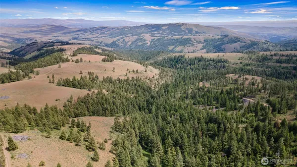 a picture of city view