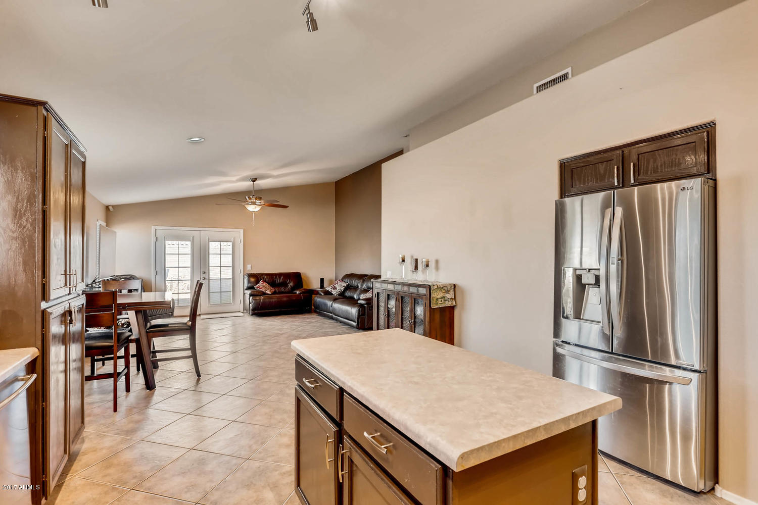 7028 West Phelps Road Peoria, AZ 85382 - Photo 11 of 29 7028 W Phelps Road Peoria AZ-large-011-3