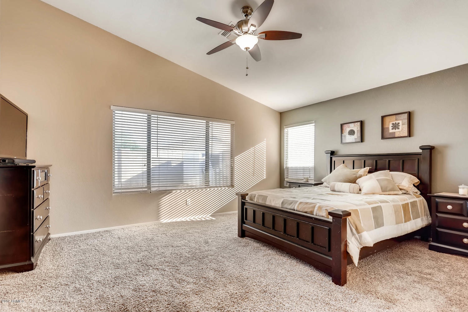 7028 West Phelps Road Peoria, AZ 85382 - Photo 15 of 29 7028 W Phelps Road Peoria AZ-large-015-1