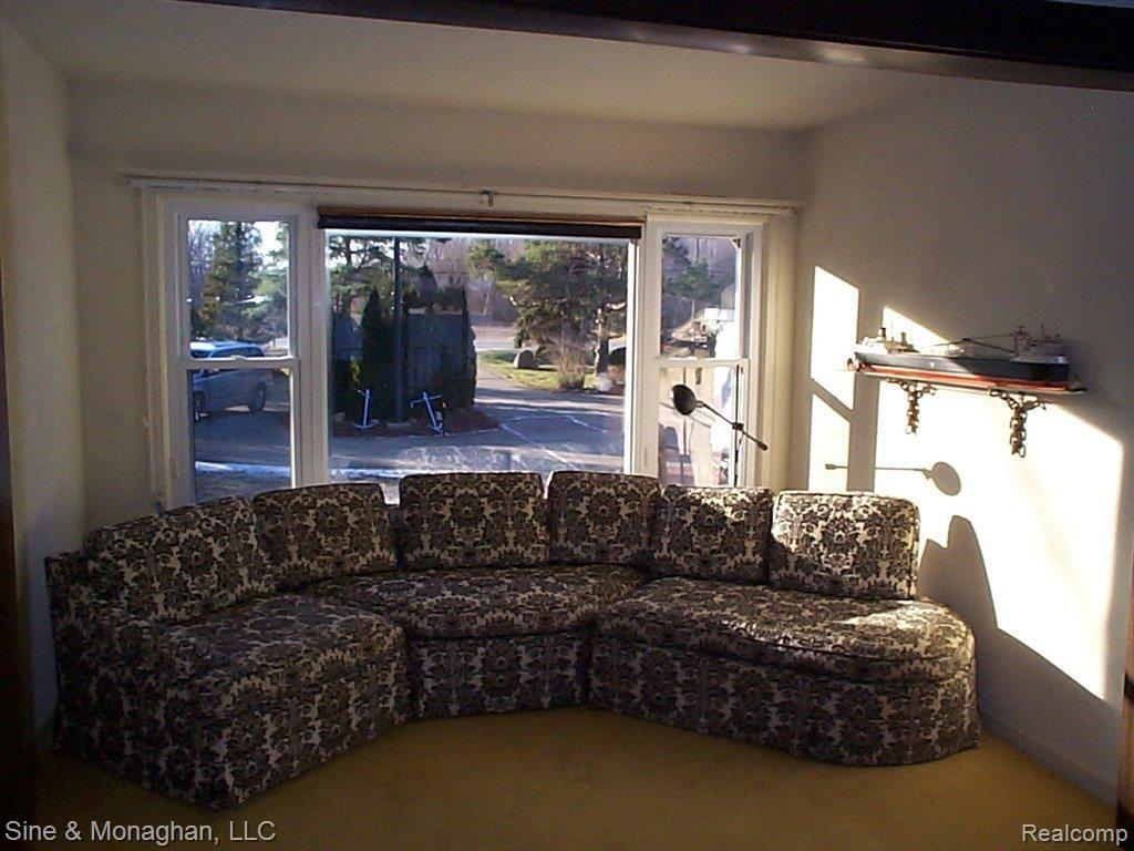 1413 River Road St. Clair, MI 48079 - Photo 13 of 25 13 ALCOVE LR 1413 River Rd.jpg