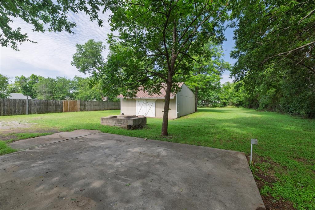 313 North Roe Street White Settlement, TX 76108 - Photo 27 of 33